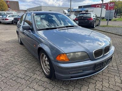 BMW 323