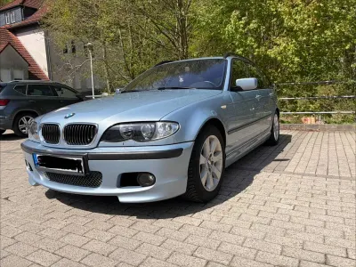Gebraucht BMW 325 Basis 192 PS (141 kW) 2005 Blau Kombi