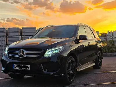 Gebraucht Mercedes GLE500 AMG line 455 PS (334 kW) 2017 Schwarz SUV