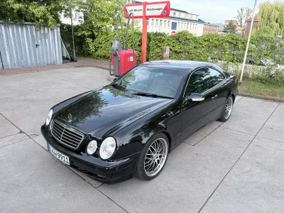 Gebraucht Mercedes CLK230 197 PS (144 kW) 2003 Schwarz Coupé