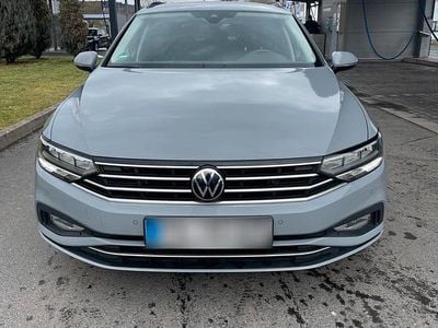 Second-hand VW Passat 150 CP (110 kW) 2022 Gri Break