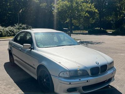 BMW 528