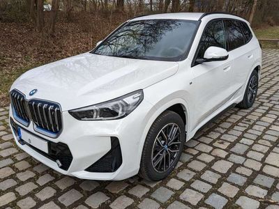 gebraucht BMW iX1 xDrive30 M Sportpaket /Premiumpaket /AHK /Driving+