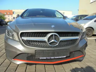 Gebraucht Mercedes CLA180 Shooting Brake 122 PS (89 kW) 2015 Mountaingrau  met. Kombi