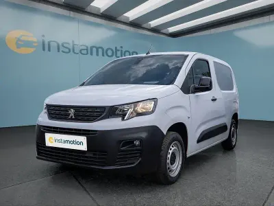 Gebraucht Peugeot Partner 102 PS (75 kW) 2023 Weiß Van / Kleinbus
