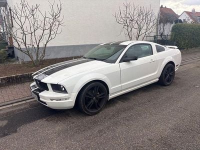Second-hand Ford Mustang 213 CP (156 kW) 2006 Alb
