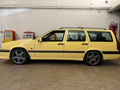 Usata Volvo 850 241 CV (177 kW) 1995 Giallo Station wagon