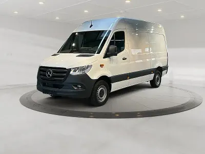 Gebraucht Mercedes Sprinter 170 PS (125 kW) 2024 Arktikweiss Van