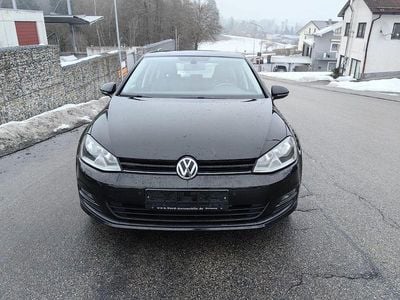 Schwarz Gebraucht 2016 VW Golf Trendline Limousine | 6.950 € (Etwas zu teuer)