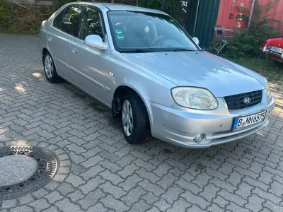 Gebraucht Hyundai Accent GLS 86 PS (63 kW) 2005 Grau Limousine