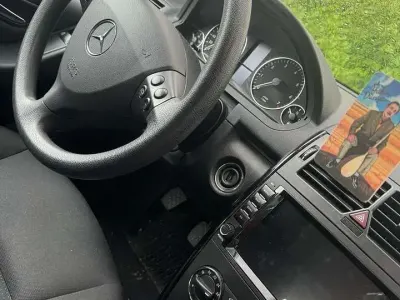 Gebraucht Mercedes A160 Elegance 95 PS (69 kW) 2011 Limousine