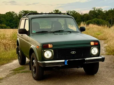 Gebraucht Lada niva 83 PS (61 kW) 2016 Grün SUV