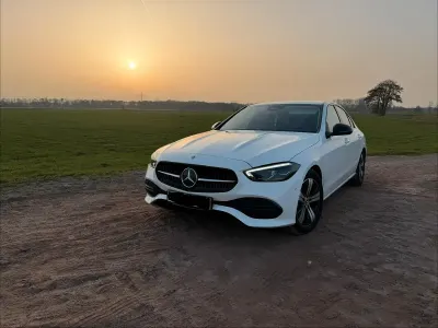 Gebraucht Mercedes C300 Avantgarde 258 PS (189 kW) 2022 Weiß Limousine