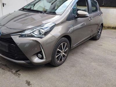 Usata Toyota Yaris Hybrid 111 CV (81 kW) 2018 Beige Utilitaria