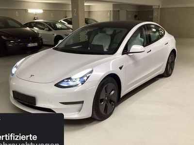 Weiß Gebraucht 2021 Tesla Model 3 Long Range RWD Limousine | 32.200 € (Teuer)