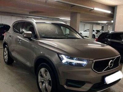 gebraucht Volvo XC40 Momentum Pro