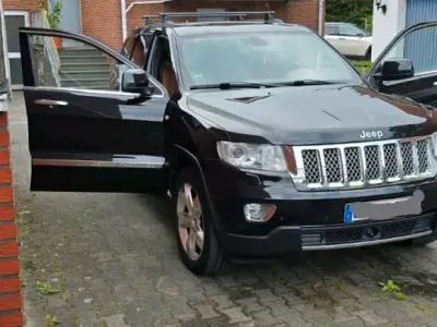 Gebraucht Jeep Grand Cherokee Overland 241 PS (177 kW) 2012 Schwarz SUV