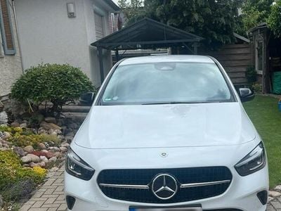 Mercedes B220