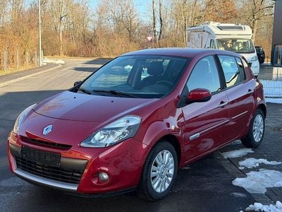 Gebraucht Renault Clio II Dynamique 101 PS (74 kW) 2009 Rot Kleinwagen