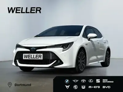 Używany Toyota Corolla Club 122 KM (89 kW) 2019 Biały Sedan/Limuzyna