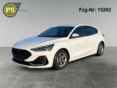 Weiß Gebraucht 2022 Ford Focus ST-Line Limousine | 16.980 € (Teuer)