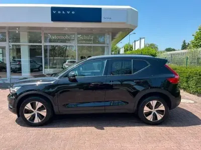 Gebraucht Volvo XC40 Momentum 163 PS (119 kW) 2021 Schwarz SUV