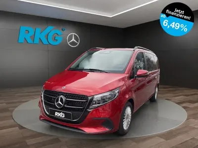 Gebraucht Mercedes V220 Style 163 PS (119 kW) 2025 Rot Van / Kleinbus