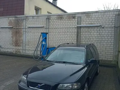 Używany Volvo V70 140 KM (102 kW) 2001 Czarny Kombi