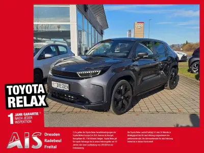 Nieuw Toyota Urban Cruiser Lounge 127 kW (174 PK) 2026 Grijs SUV