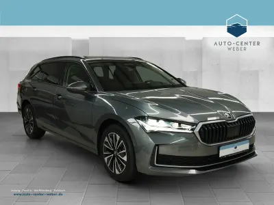 Neu Skoda Superb Selection 150 PS (110 kW) 2025 Grau Kombi