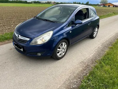 Używany Opel Corsa 80 KM (58 kW) 2009 Niebieski Hatchback