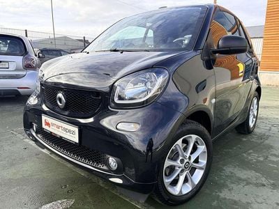 Schwarz Gebraucht 2017 Smart ForTwo Cabrio Cabrio | 13.499 €