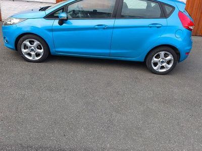 Gebraucht Ford Fiesta Trend 82 PS (60 kW) 2009 Blau Kleinwagen