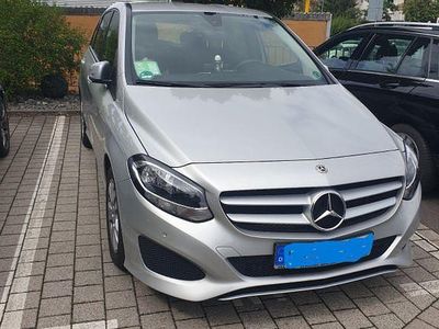 Second-hand Mercedes B220 177 CP (130 kW) 2018 Argintiu Monovolum