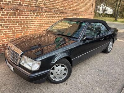 Gebraucht Mercedes E300 220 PS (161 kW) 1993 Schwarz Cabrio