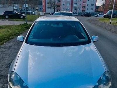 Gebraucht VW Golf IV 90 PS (66 kW) 2004 Silber Limousine