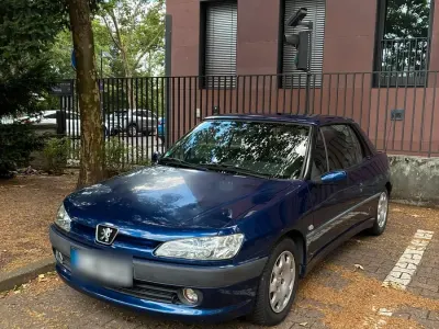 Gebraucht Peugeot 306 Cabriolet 85 PS (62 kW) 2000 Blau Cabrio