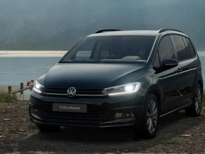 Gebraucht VW Touran Highline 150 PS (110 kW) 2025 Schwarz Van / Kleinbus