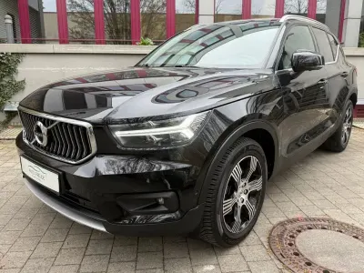 Używany Volvo XC40 197 KM (144 kW) 2022 Czarny SUV