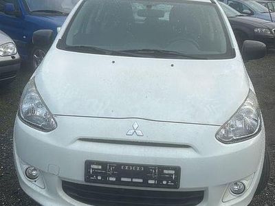 Weiß Gebraucht 2016 Mitsubishi Space Star Diamant Edition Kleinwagen | 1.500 €