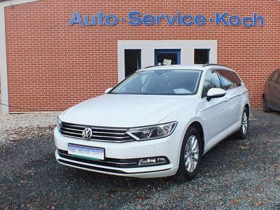 Gebraucht VW Passat Comfortline 120 PS (88 kW) 2019 Pure white Kombi