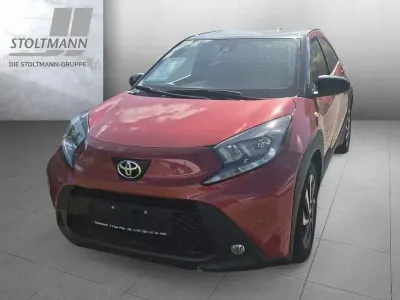 Gebraucht Toyota Aygo X Basis 72 PS (52 kW) 2025 Rot SUV