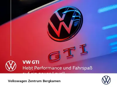 Gebraucht VW Golf VIII GTI 245 PS (180 kW) 2023 Weiß Limousine