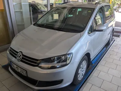 Gebraucht VW Sharan Comfortline 150 PS (110 kW) 2014 Silber Van / Kleinbus
