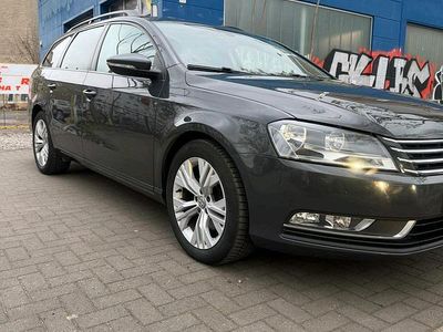 Usata VW Passat 140 CV (102 kW) 2013 Grigio Station wagon