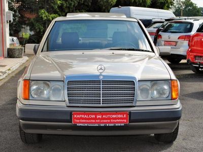 Brugt Mercedes E200 118 HK (86 kW) 1989 Grå Sedan