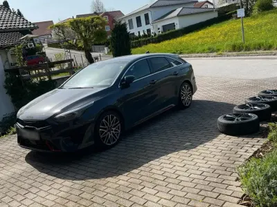 Gebraucht Kia ProCeed GT 204 PS (150 kW) 2024 Grau Kombi