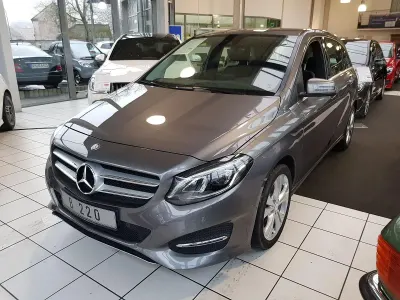 Gebraucht Mercedes B220 Urban 184 PS (135 kW) 2015 Grau Kleinwagen