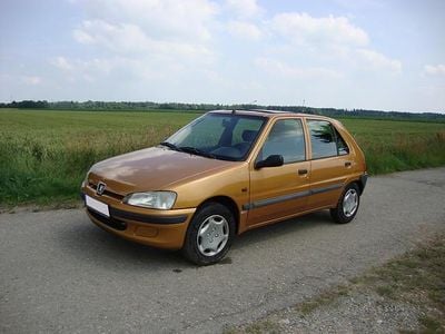 Gold metallic Gebraucht 1997 Peugeot 106 Kleinwagen | 1.100 €