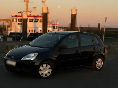 Gebraucht Ford Fiesta 70 PS (51 kW) 2004 Schwarz Kleinwagen